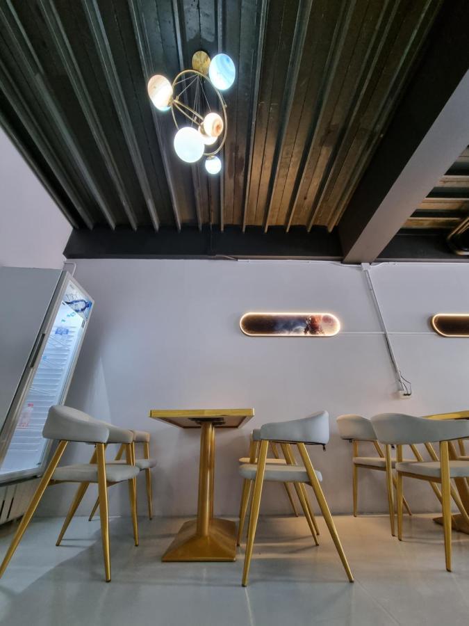 Met A Space Pod @Phrom Phong バンコク都 エクステリア 写真
